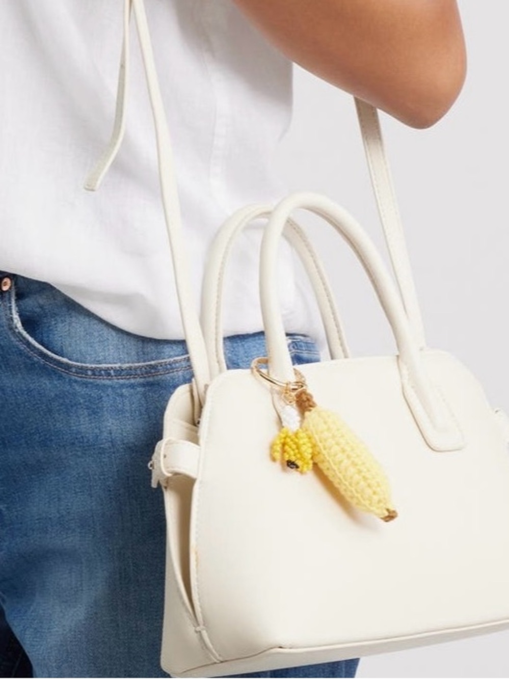 Banana Crochet & Beaded Bag Charm – Yellow / Multi Gold 🍌✨ - Picture 3 of 5